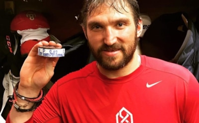 Перепалка Овечкина с канадским игроком закончилась ударом в лицо