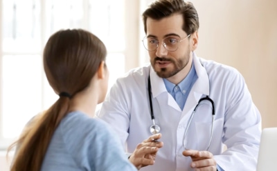 Врачи требуют запретить в России конфеты Skittles