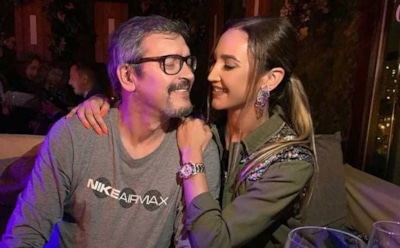 Ольга Бузова поразила отца шикарным подарком на юбилей