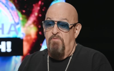 Михаил Шуфутинский объяснил, почему передвигается в инвалидном кресле