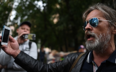 Лидер «Коррозии металла» задержан за «перформанс с водкой»