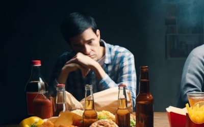 Ученые назвали привычные вещи, которые вредят больше алкоголя