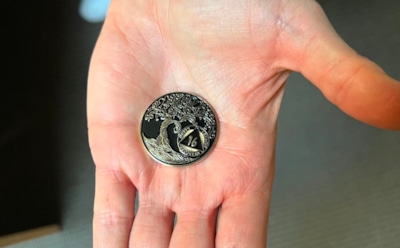 Эминем отпраздновал 16 лет трезвости и показал награду