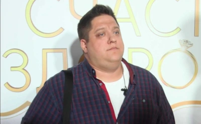 Вместе со школы: история любви актера Романа Попова