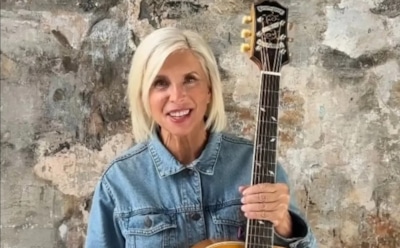 Хит 90-х, популярный до сих пор: история создания песни «Розовый фламинго»