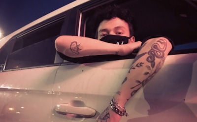 Соседи в отместку испортили солисту «Три дня дождя» машину за 11 млн рублей