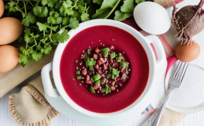 Охлаждающий летний свекольник: вкусный и простой рецепт холодного супа для жаркой погоды — быстро утолит голод в сильный зной