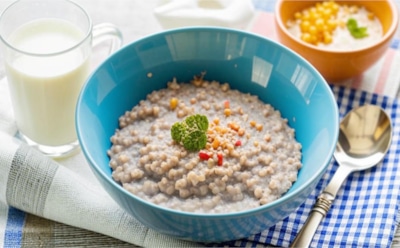 Привычный с детства завтрак под угрозой: нутрициолог объясняет, почему гречка с молоком может быть вредной — советы по полезному питанию