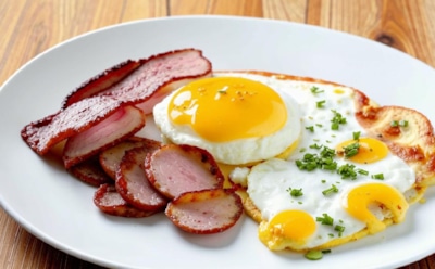 Мясо на завтрак не лучшая идея: как есть мясные продукты без вреда для здоровья и избежать рисков для сердца — советы диетолога