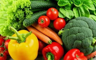 Осторожнее с зеленью: доктор Малышева рассказала о продуктах, которые вредны при мочекаменной болезни — корректировка рациона для здоровья почек