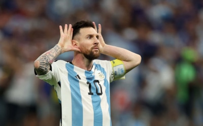 Лионель Месси стал жертвой вандализма: активисты надругались над звездой футбола, испохабив его особняк за 11 миллионов евро