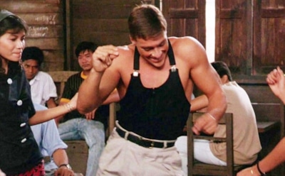 «Сердце екнуло от ностальгии»: Жан-Клод Ван Дамм повторил свое культовое фото спустя 36 лет и выбил слезу из поклонников кино