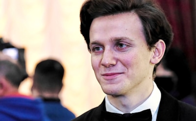 Изменяет целый год и не дает развод: жена не может уйти от актера Федора Федотова – звезда сериала «Мир! Дружба! Жвачка!» не отпускает Анастасию Грибову