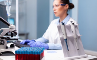 Будущее лечения рака: стволовые клетки из лаборатории заменят доноров — новые перспективы терапии и уменьшение риска отторжения