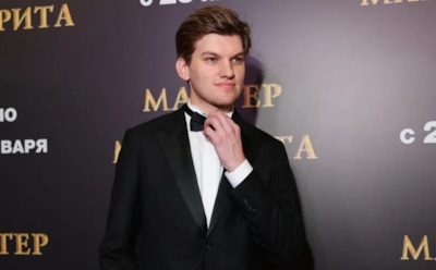 Молоденькая старлетка вместо жены: Андрей Максимов замечен с новой пассией – звезда «Слова пацана» нашел замену через месяц после развода