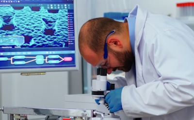 Взгляд на 10 млн лет в прошлое: российские ученые создали мощнейший прибор для датирования — открываются новые горизонты для науки