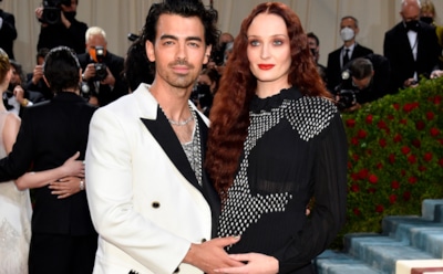 Завершен развод Джо Джонаса и Софи Тернер: звезды долго спорили о детях – с кем теперь встречаются звезда сцены и актриса «Игры престолов»