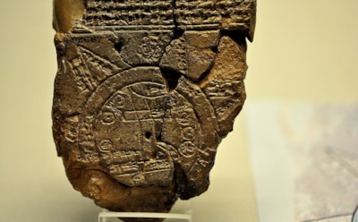 Расшифровка древнейшей карты мира: вавилонская табличка из Сиппара открывает новые тайны цивилизации — важное открытие о мышлении жителей Месопотамии