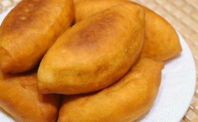 Жареные пирожки с солеными огурцами: необычная начинка для традиционного блюда — как приготовить вкусное и бюджетное угощение