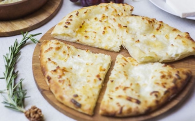 Ленивые хачапури за считанные минуты: быстрый и полезный рецепт без лишних хлопот — как приготовить любимое блюдо на сковороде