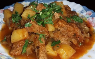 Татарское азу с солеными огурцами и говядиной: как приготовить старинное блюдо с современным акцентом — сытный рецепт для уютного ужина