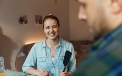 «Распутала дело и приставила к стенке»: Олеся Фаттахова бросила избранника после детективной истории – известного режиссера выдал язык тела