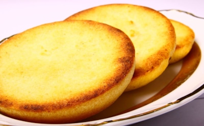 Мчади — традиционные кукурузные лепешки из Грузии: как приготовить с томатами и сулугуни для сытного завтрака — быстрый и вкусный рецепт