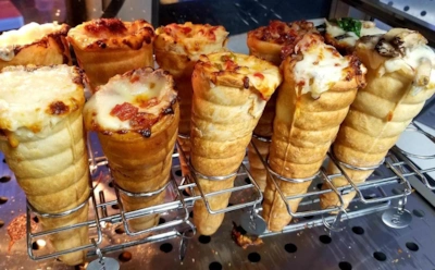 Пицца-рожок для праздника: необычный способ приготовления основы, который точно удивит гостей — простые шаги и вариации начинок