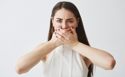 Свежее дыхание лучше чесночного: как избавиться от запаха изо рта — 5 простых способов