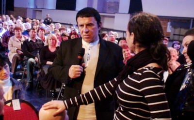 Православные активисты против советского мага: появилось видео драки на сеансе Кашпировского