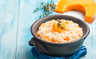 Дарите себе и ребенку максимум пользы: молочная каша из тыквы с рисом — нежное начало дня