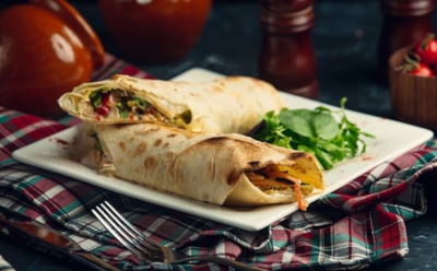 Пастуху, страннику, воину: бртуч из лаваша с овощами и сыром — дорожный перекус по-армянски