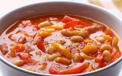 Помидоры и фасоль в одной тарелке: простое и питательное блюдо — готовим из доступных ингредиентов