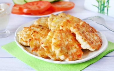 Какая радостная встреча: курица и индейка в одной котлете — рецепт с сыром и сметаной