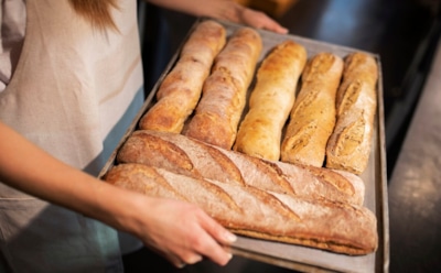 Под хруст французской булки: история появления багета — версии о происхождении символа Франции