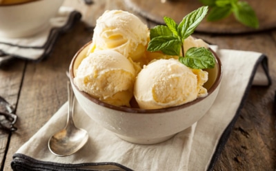 Советский пломбир по ГОСТу: как приготовить легендарное мороженое — сливки, молоко и яичные желтки