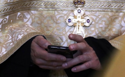 Не только для переписки: в России запускают православный мессенджер «Зосима»