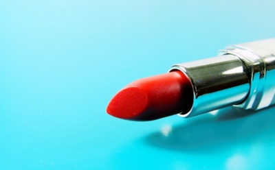 Классика всегда в моде: 5 российских звезд, которые сделали ставку на красную помаду и не прогадали