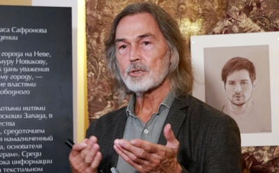 Крупная сумма жертве хулигана: Никас Сафронов поддержал избитую бабушку с цветами из Ульяновска