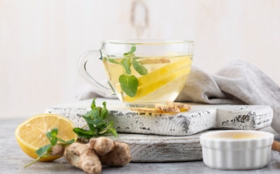 Осенние напитки для здоровья: согревающие чаи и витаминные соки — рекомендации диетолога