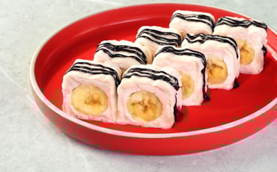 Сладкие роллы по-русски: творожные рулетики с фруктами — десертная закуска на завтрак