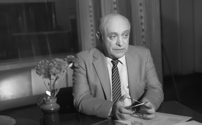 Две жены и роман на стороне: о личной жизни актера Ролана Быкова