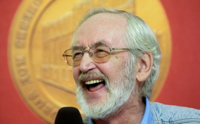 «Остановилось сердце»: врачи борются за жизнь Василия Ливанова в реанимации