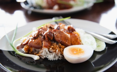 Восточное угощение на вашем столе: сладкая и острая свинина по-китайски — секреты маринада и кляра