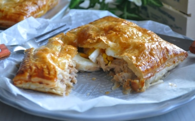 Насладись жизнью с тунцом и яйцом: золотистые пирожки с волшебной начинкой — легкий ужин быстро и вкусно