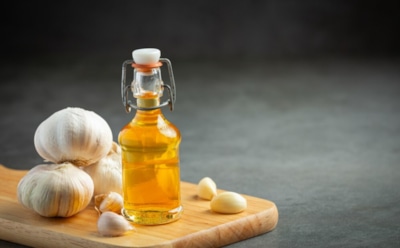 Ароматное чесночное масло своими руками: вкусная и универсальная добавка для блюд — простая рецептура