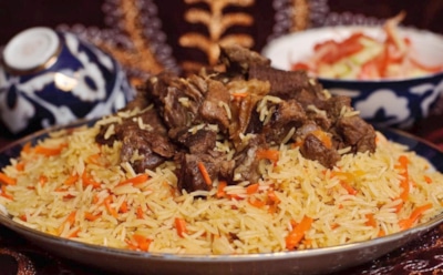 Готовь в казане, ешь руками: правильный таджикский плов с бараниной — рассыпчатый и ароматный