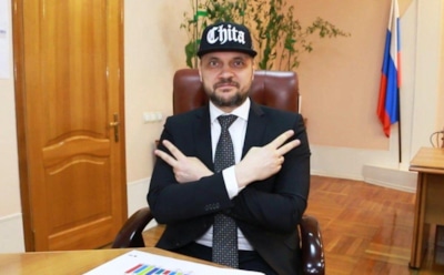 Вытер сопли об подчиненную: губернатор Забайкалья Александр Осипов оказался в центре скандала после странного поступка