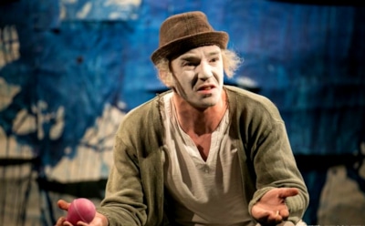 Актер Григорий Чабан потерял сознание на сцене: спектакль в Театре им. Ленсовета перенесли из-за ЧП