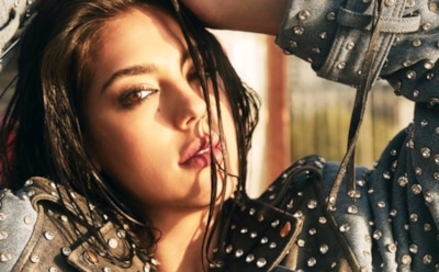 Дочь Сильвестра Сталлоне пришла на фотосессию и осталась без штанов